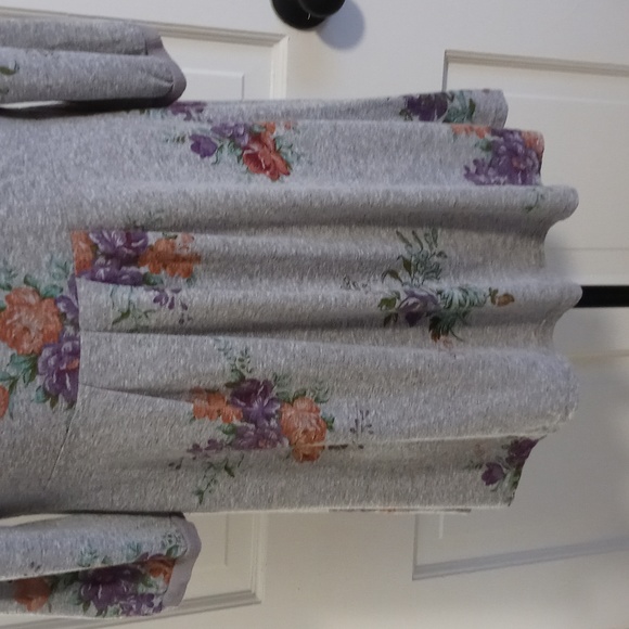 🌸Anthropologie🌸 - Gray Floral Open Front S/S Cardigan Sweater - Picture 9 of 14